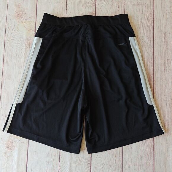 Pair of Adidas triple stripe training shorts sz S - Picture 3 of 13